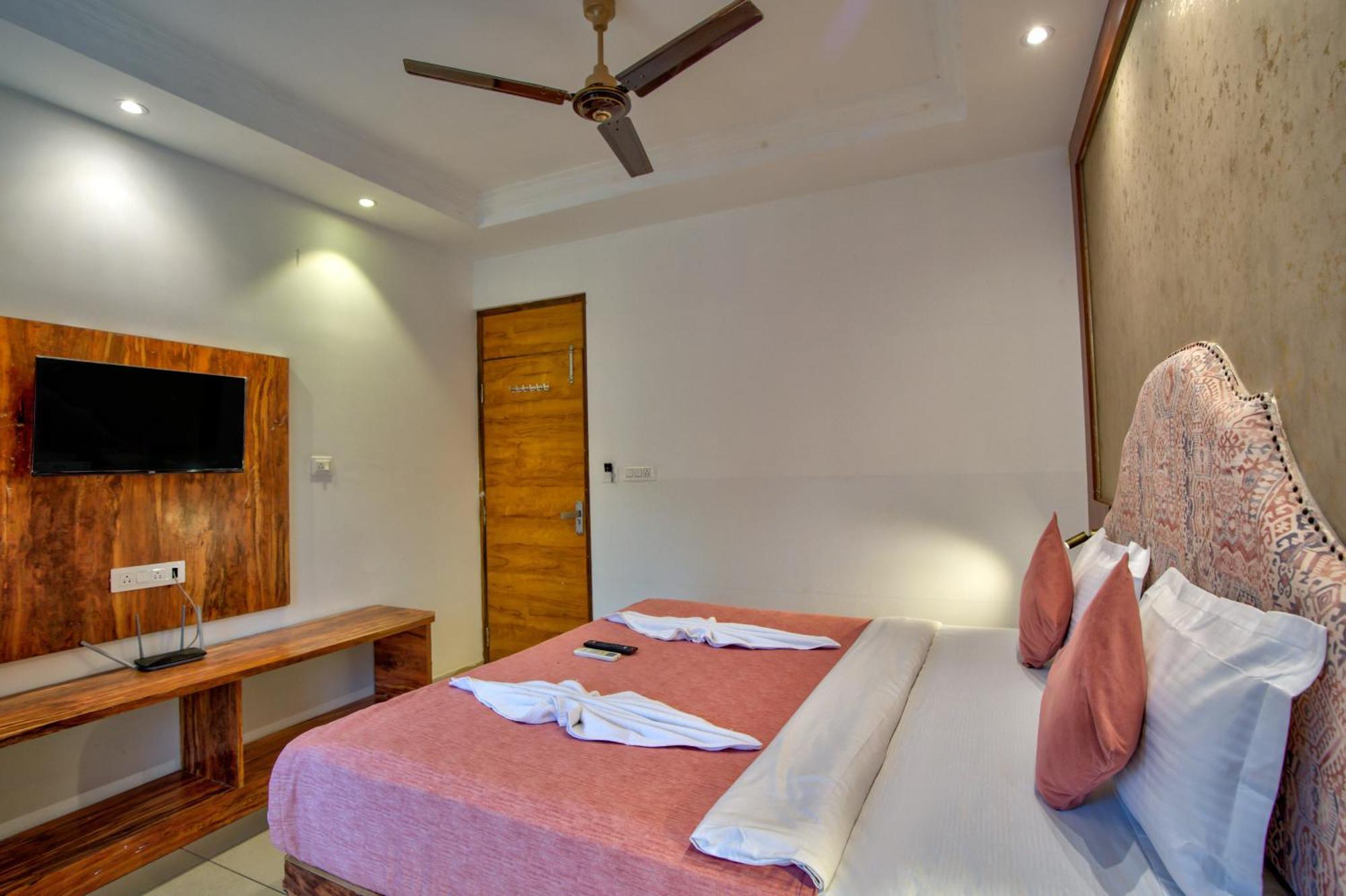 Hotel Sea Sapphire ,Calangute Ngoại thất bức ảnh